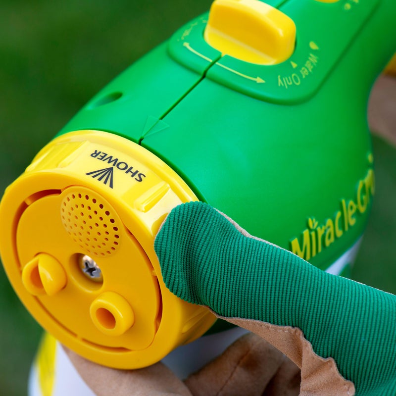 Miracle-Gro 16733 Feeder filled with All Purpose Soluble Plant Food, Green, 220.0 mm*310.0 mm*115.0 mm, Connects Straight to a Garden Hose - Image 4