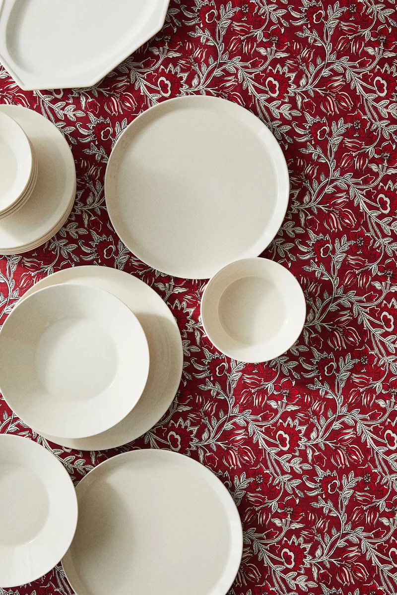 H&M Cotton tablecloth