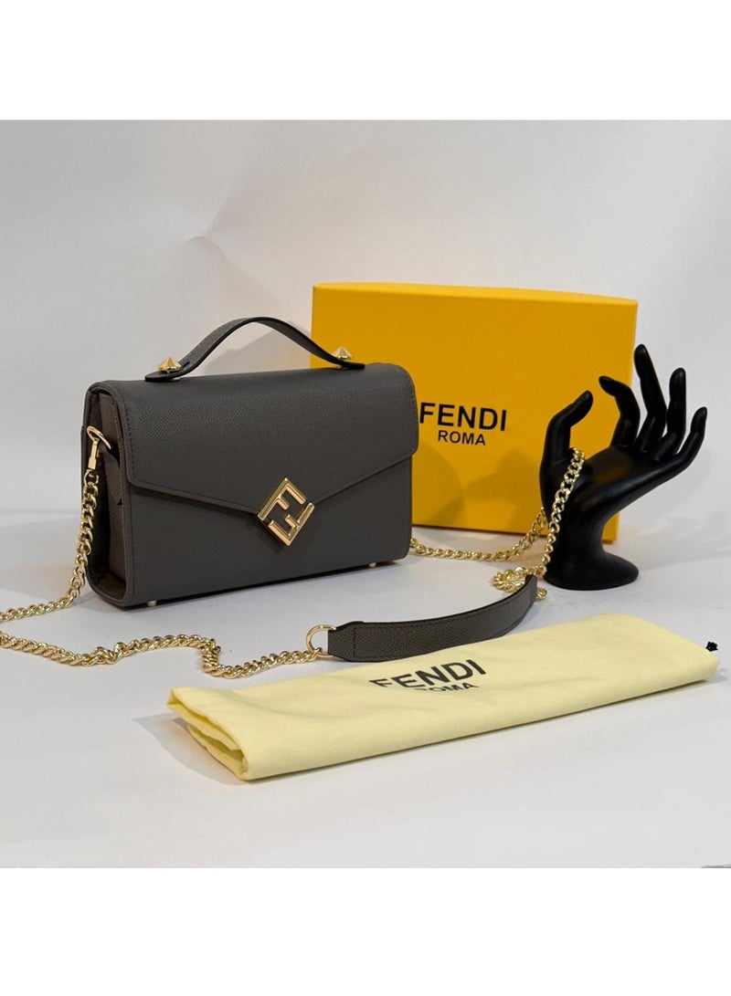 فينديدي شنطه نسائيه ماركه فيندي - Image 1