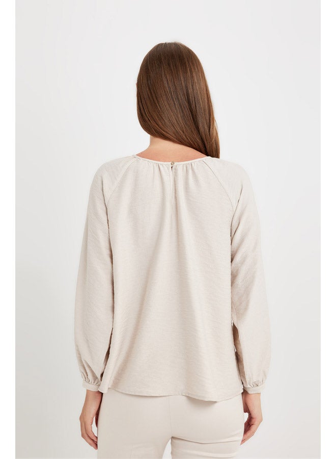 Woman Woven C Neck Long Sleeve Blouse