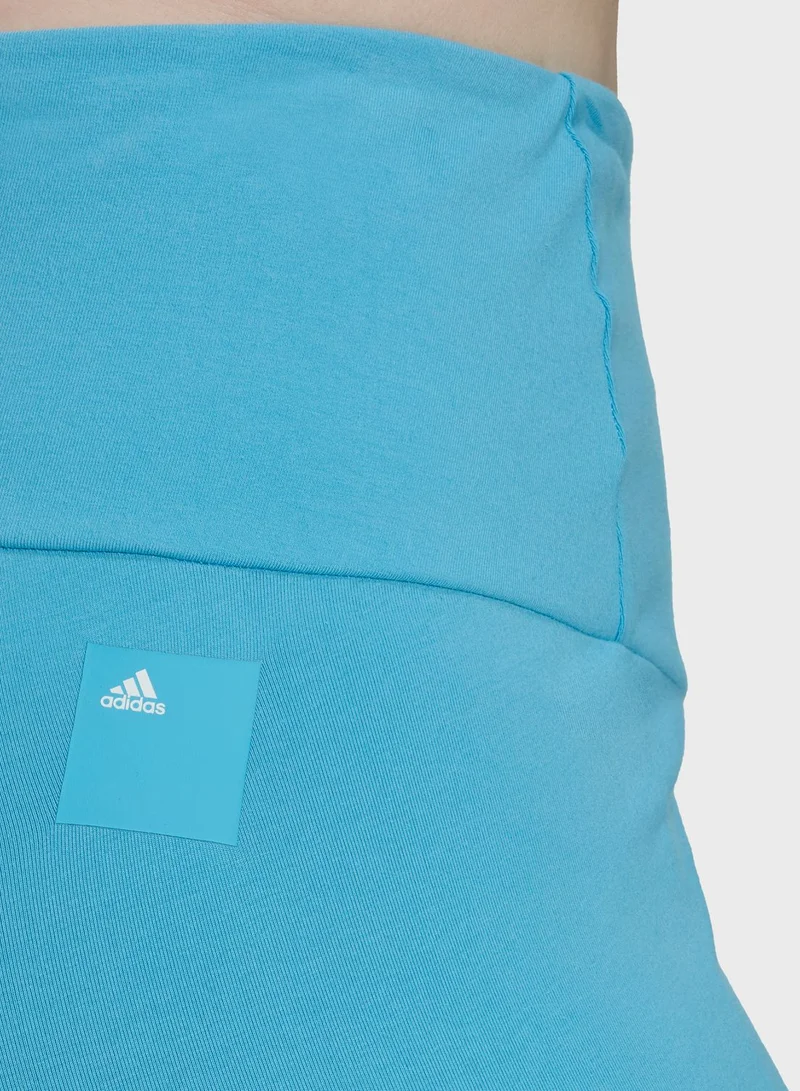 adidas بنطال ضيق مزين بشعار الماركة