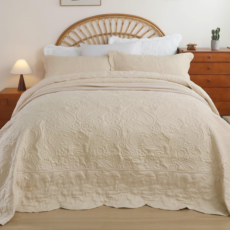 EVENHUG Oversized King Quilt California King Size Lightweight Bedding Set Reversible Bedspread Coverlets for All Seasons 3 Piece (Beige 120"x128") - Image 1