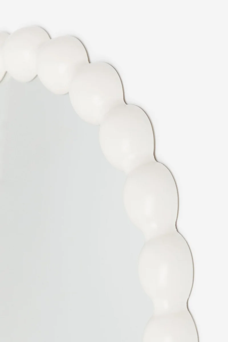 اتش اند ام مرآة بتصميم مستدير