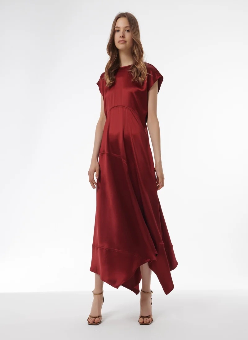 ليم فستان بخصر محدد وألواح جانبية