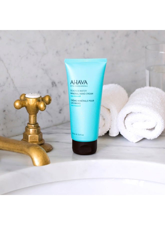 AHAVA كريم يد معدني من مياه البحر الأحمر، معطر بالبحر - مرطب يدين لليدين الجافة والمتشققة، خفيف وسريع الامتصاص، غني بمزيج معادن البحر الأحمر أوسموتير، هازل الساحرة وألانطوين، 3.4 أونصة سائلة - Image 4