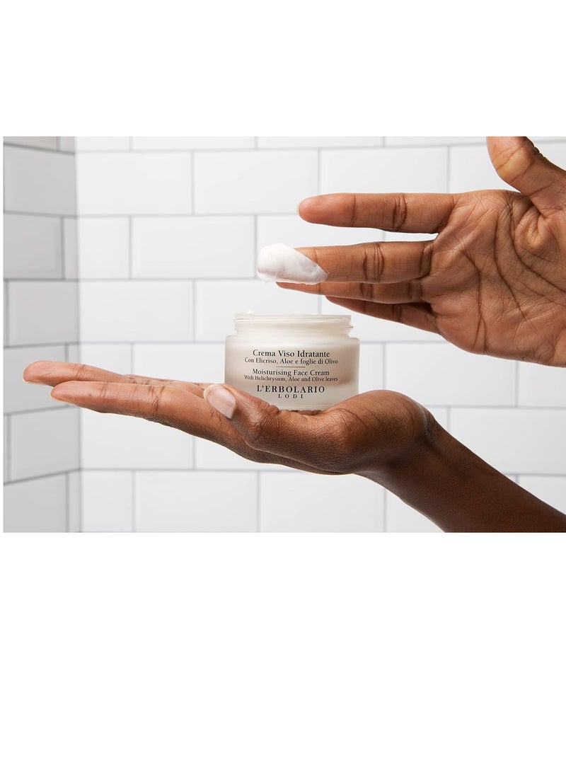 L'Erbolario L'Erbolario Moisturising Face Cream - Hydrating And Nourishing Treatment - Fast Absorbing, Non-Greasy - Light Texture Can Be Applied Day Or Night - Ideal Base For Luminous Makeup - 1.6 Oz - Image 2