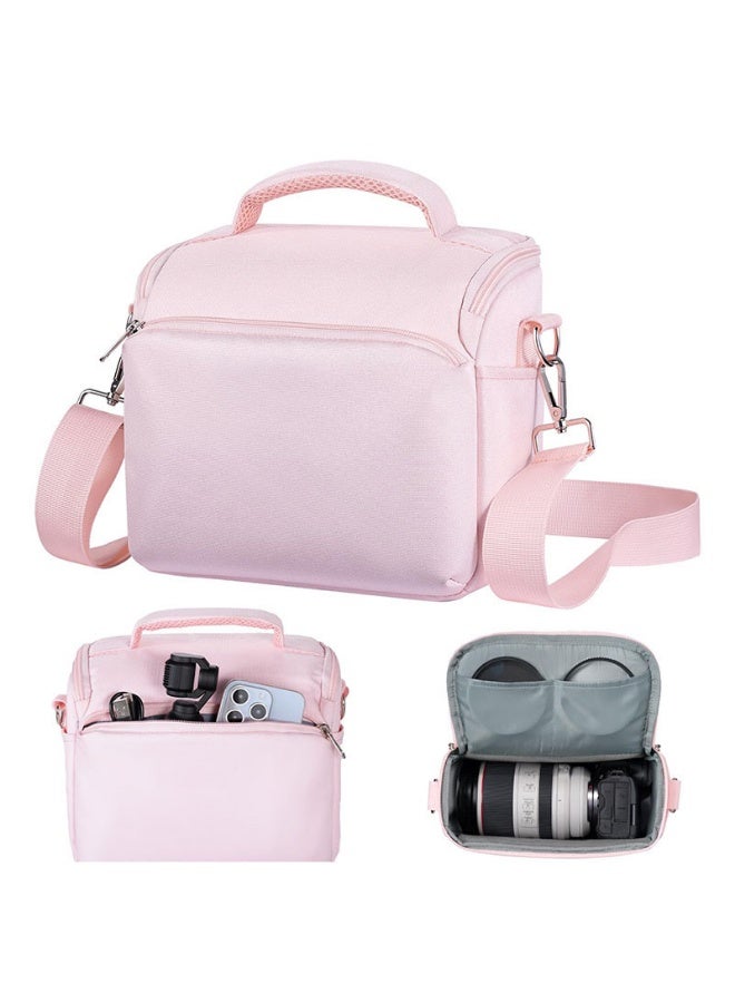 كيه آند إف كونسبت حقيبة كاميرا محمولة للاستخدام اليومي والسفر، حقيبة تصوير كتف مقاومة للماء مع فاصل داخلي قابل للتعديل وسهلة الوصول، تصميم أنيق ومناسب للجنسين، لون وردي - Image 1