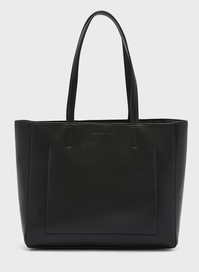Calvin Klein Jeans Sleek Logo Detail Tote Bag