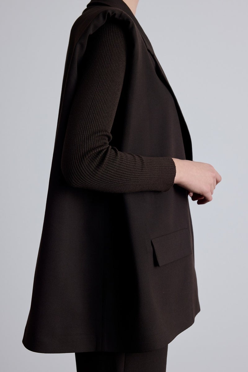 Manuka Wide Shoulder Vest Bitter Brown  - Image 4