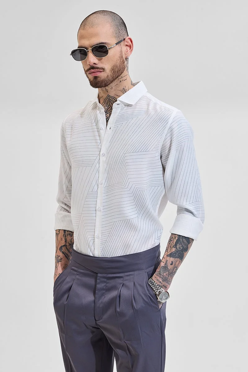 سنيتش قميص أبيض هندسي ضيق