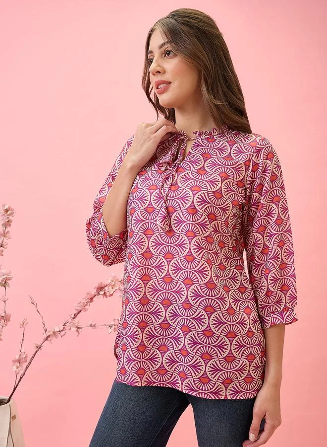 جلو باص تونيك عمل بطبعة عرقية ورباط عنق