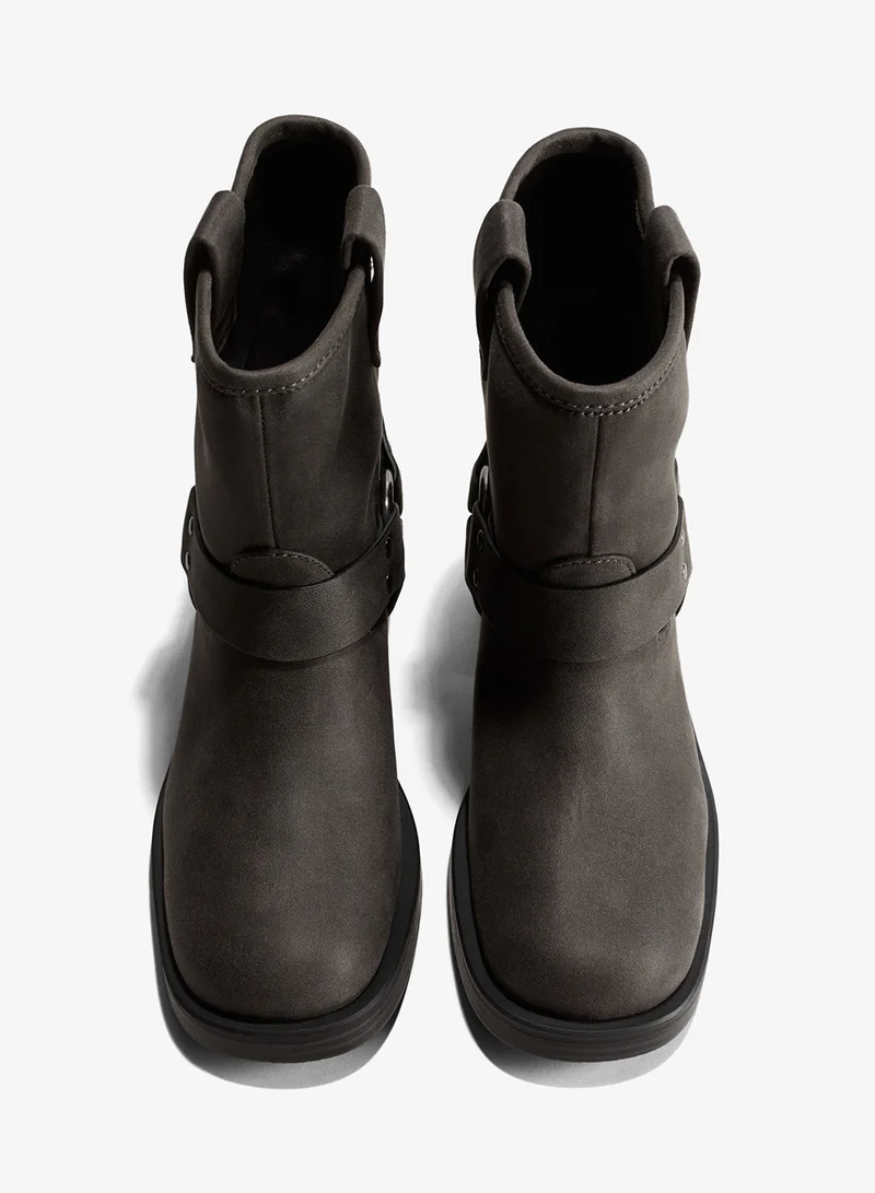 اتش اند ام بوت بايكر