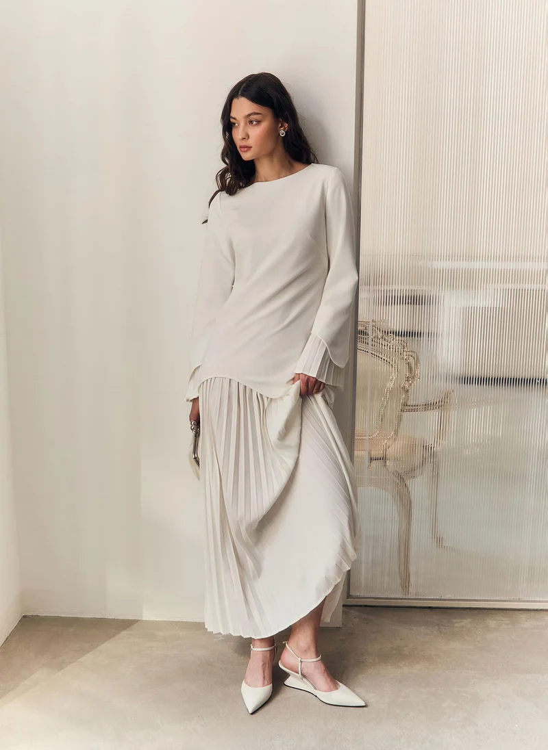 Lichi Maxi dress with pleated details