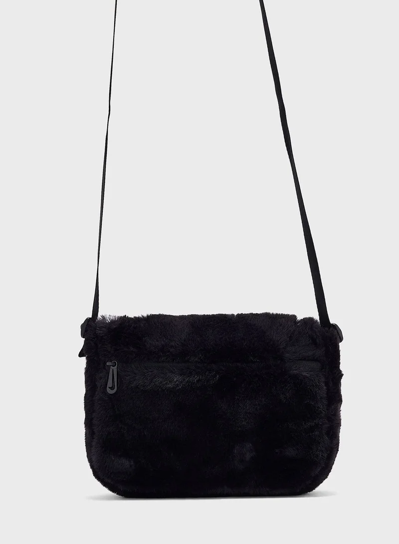 Nike Futura 365 Crossbody