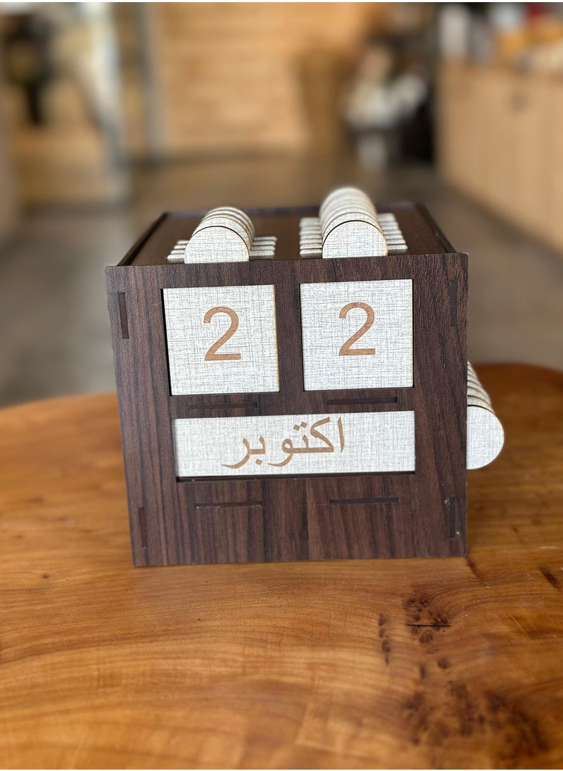 حكاية شمعة - تقويم مكتب خشبي 2025، هدايا للمكاتب وللزملاء وللمنزل، ديكور مكتب جمالي للرجال والنساء،  أفضل هدية للسنة الجديدة ، التقويم الخشبي للمكتب - Image 1