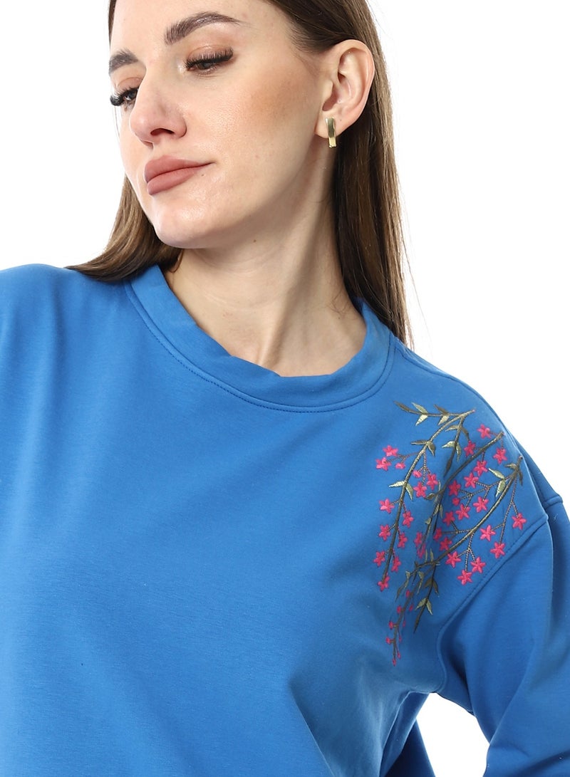 Caesar WomenEmbroidery Melton sweat Shirt With Long Sleeves  - Image 3