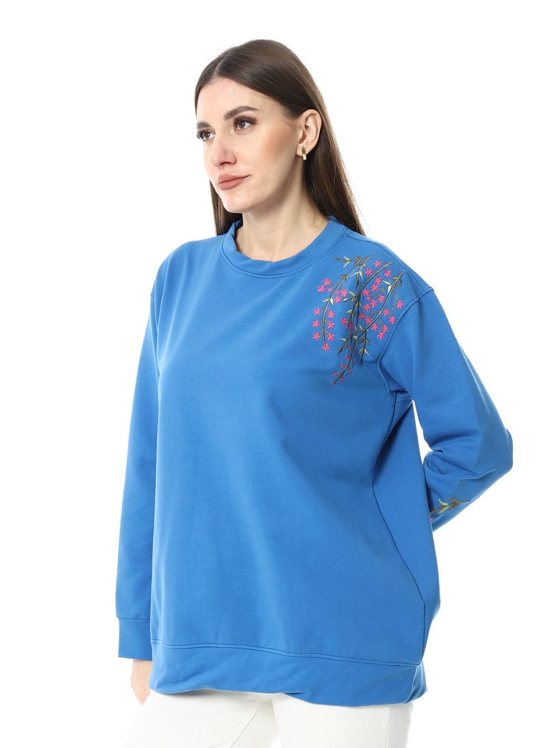 Caesar WomenEmbroidery Melton sweat Shirt With Long Sleeves  - Image 4