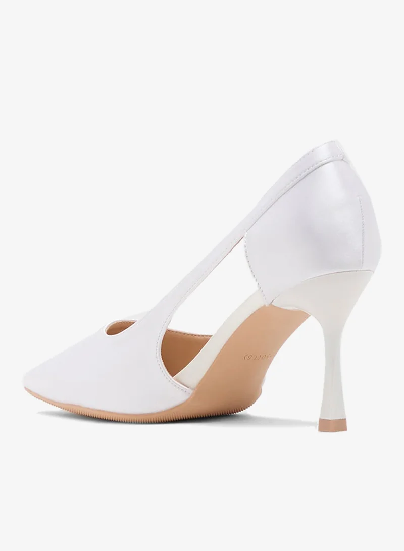 خزانة حذاء بكعب عالٍ