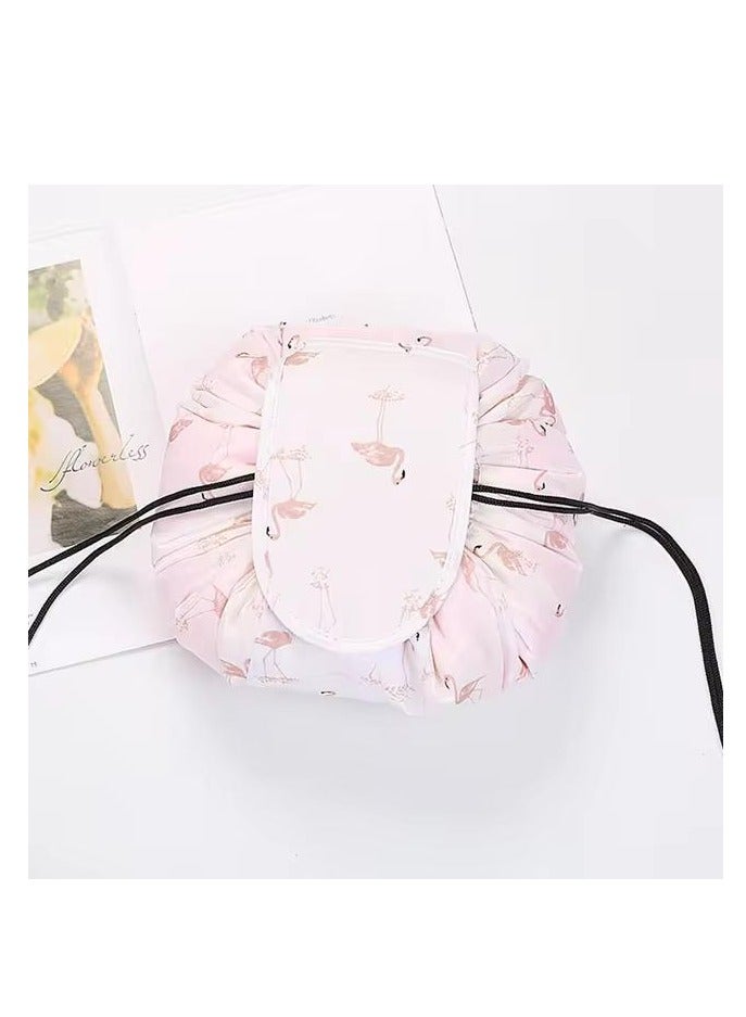 حقيبة المكياج تصميم رائع  مصنعة من قماش متين عالي الجوده مستورده