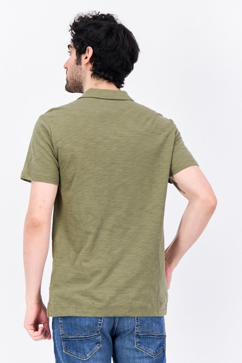 GAP تي شيرت بولو للرجال بقصة عادية بأكمام قصيرة، زيتوني - Image 2