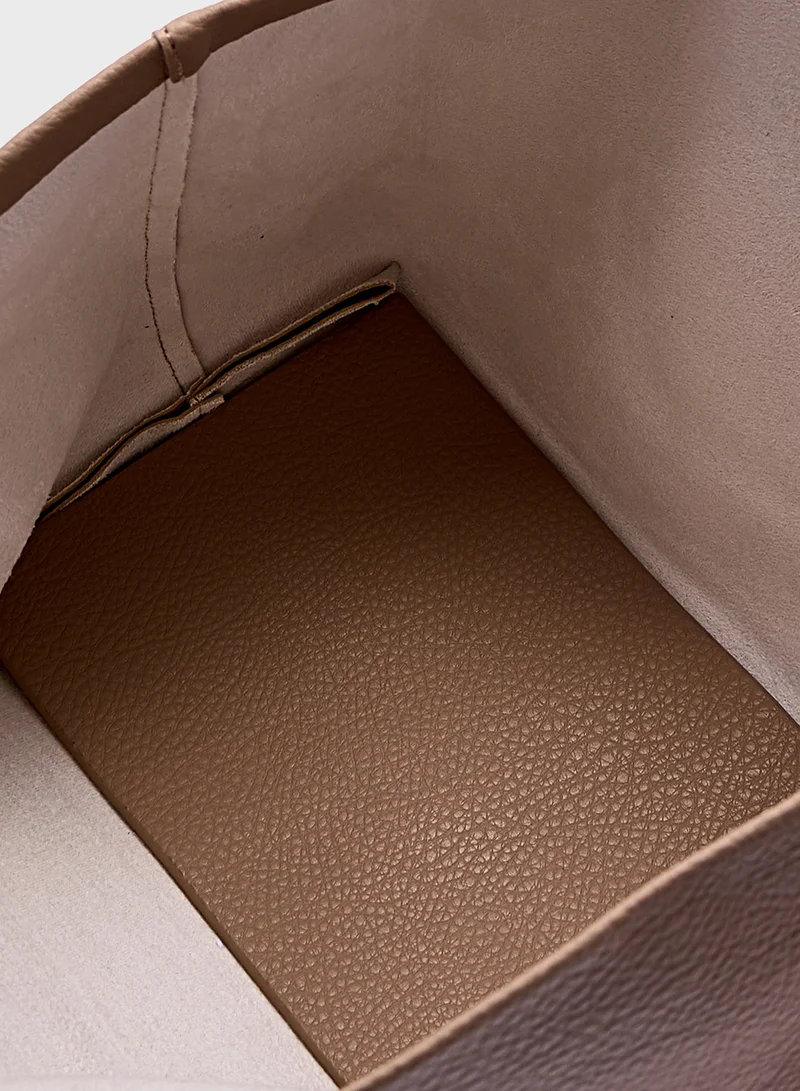 ايلا Essential Tote Bag