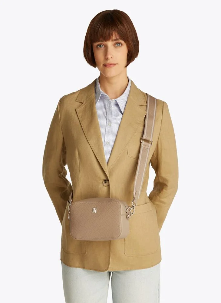 TOMMY HILFIGER CAMERA BAG