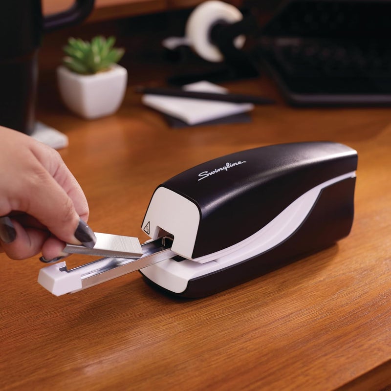 Swing Line Electric Stapler, 20 Sheet Capacity, Portable, Compact, Battery, Black (42132) - Image 4
