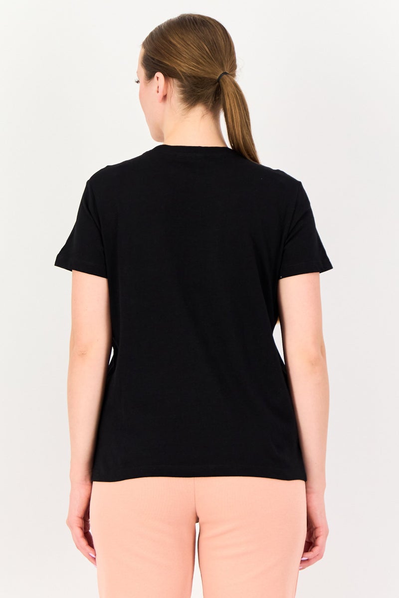 Hummel تي شيرت رياضي نسائي بأكمام قصيرة مناسب في الهواء الطلق، أسود - Image 3