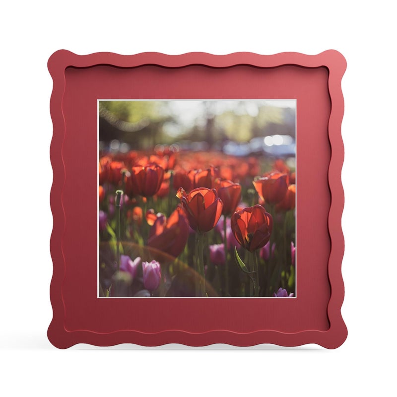 ثكرلوف إطار صور THKRLOF مقاس 10x10 بوصة مع حافة داخلية لإطار صور مقاس 8x8 بوصة، إطار خشبي ذو حواف مموجة وزجاج حقيقي، مناسب لوضعه على الطاولة أو تعليقه على الحائط، لون أحمر، عبوة واحدة - Image 1