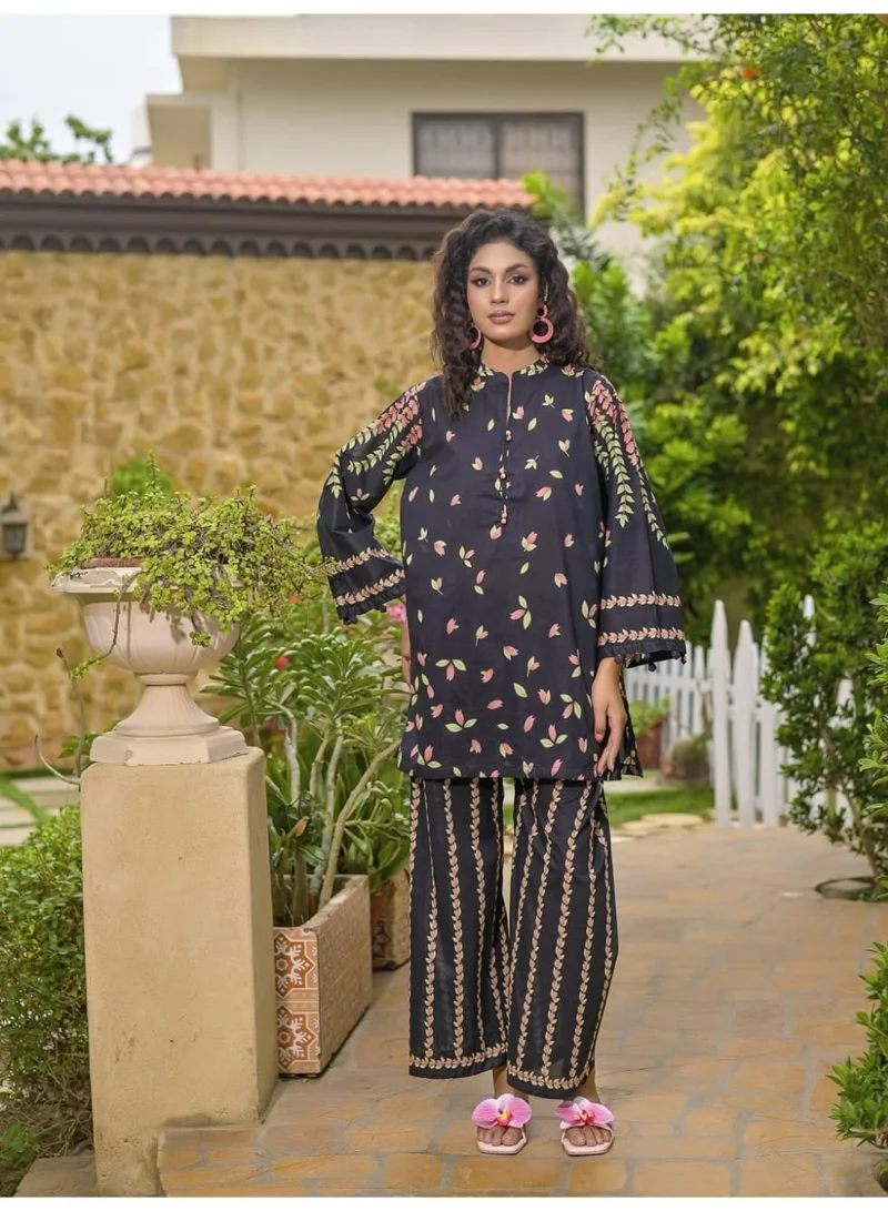 باناش برييا طقم باكستاني مطبوع من القطن الأسود | فستان نسائي باكستاني طقم كورتا وبنطال سلوار بنقش زهري | مناسب للارتداء اليومي والمناسبات الاحتفالية