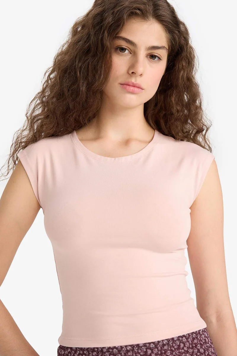 ديفاكتو Fitted Round Neck Basic Short Sleeve T-Shirt