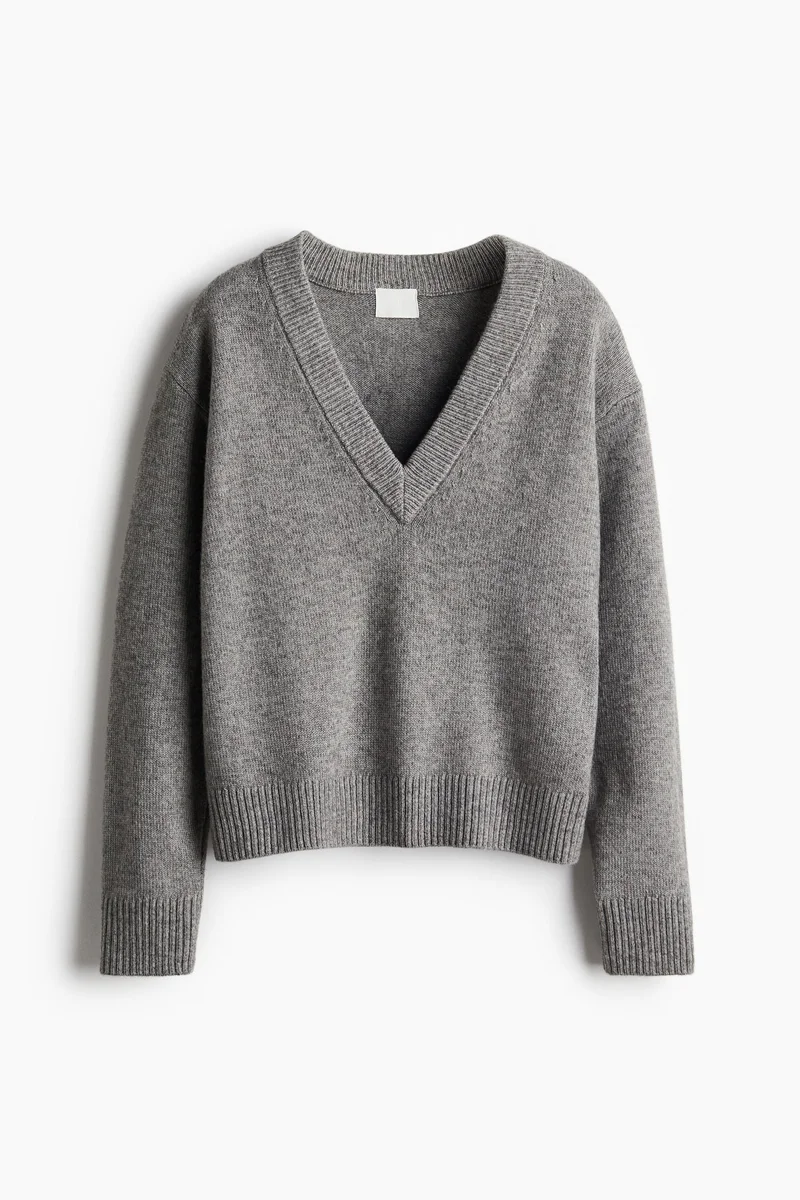 اتش اند ام كنزة بياقة على شكل حرف