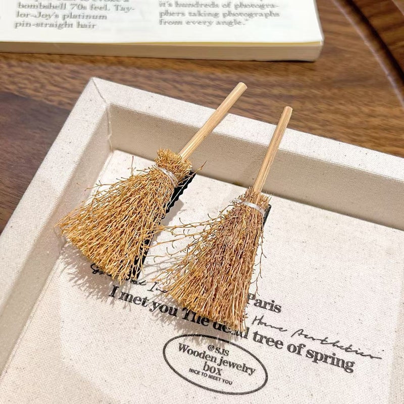 Creative Broom-Shaped Hair Clip for Women, Cute Side Bangs Clip - Image 2