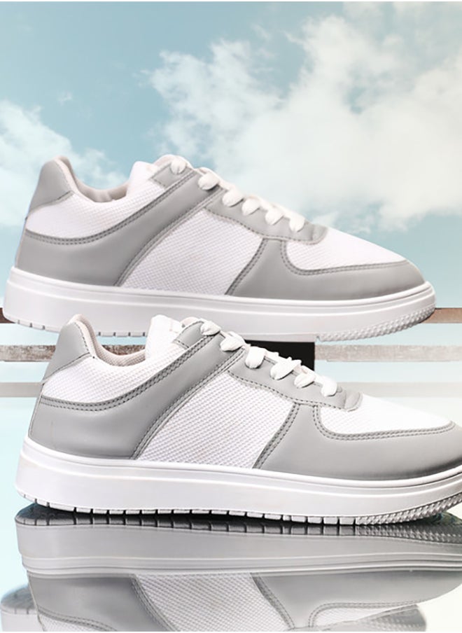 X7 Essential shoe padded with foam, crafted from leather and microfiber fabric