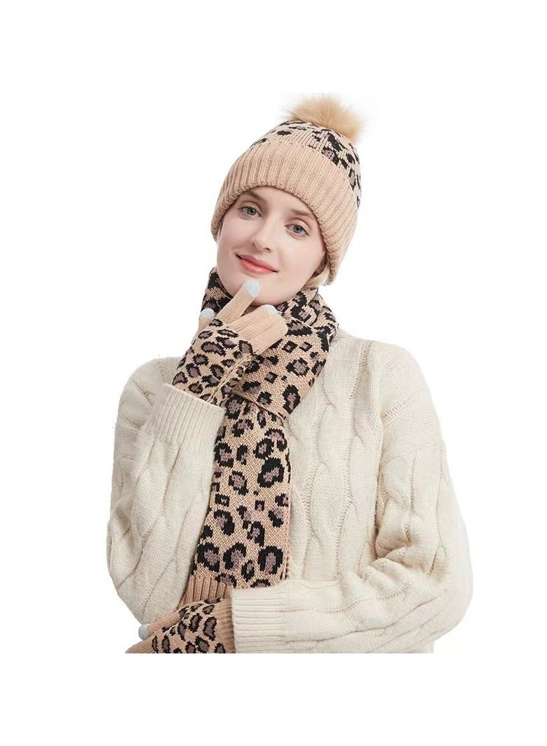CMGTYYD. CMGTYYD طقم شتوي محبوك من 3 قطع بطبعة جلد النمر قبعة وقفازات دافئة ومزركشة بطبعة جلد النمر فتيات （بيج） - Image 2