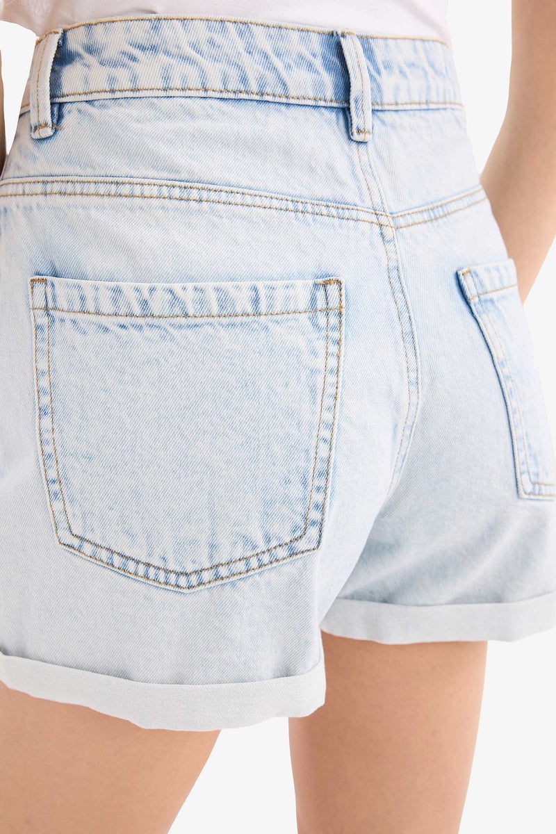 DeFacto Woman Mom Fit Jean High waist Folded Leg Shorts - Image 4