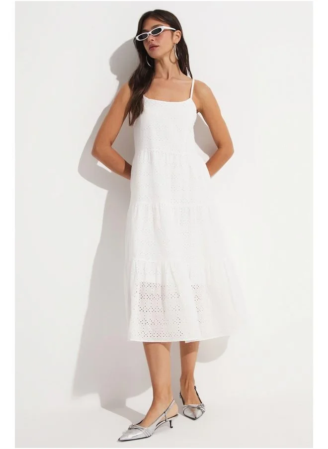 جون June Brode Detailed Maxi Dress White