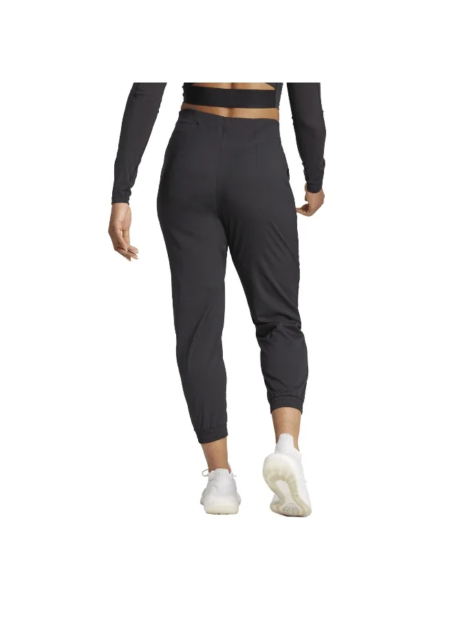 adidas بنطلون نسائي رياضي aeroready أساسي بتصميم بسيط وشعار منسوج
