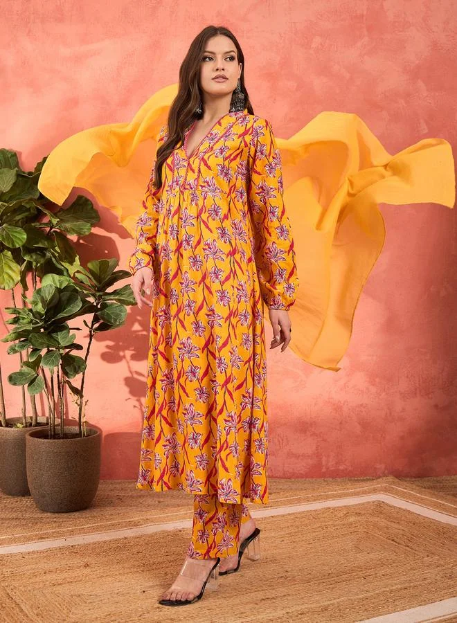SASSAFRAS SASSAFRAS Yellow Floral Cambric V Neck Kurta, Pencil Pants and Dupatta Set