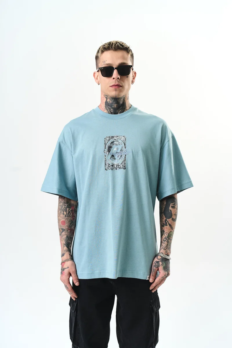 ريسباير تي شيرت رجالي مقاس كبير (Oversize) بطبعة "Indefinite"، أزرق فاتح (بيبي بلو)