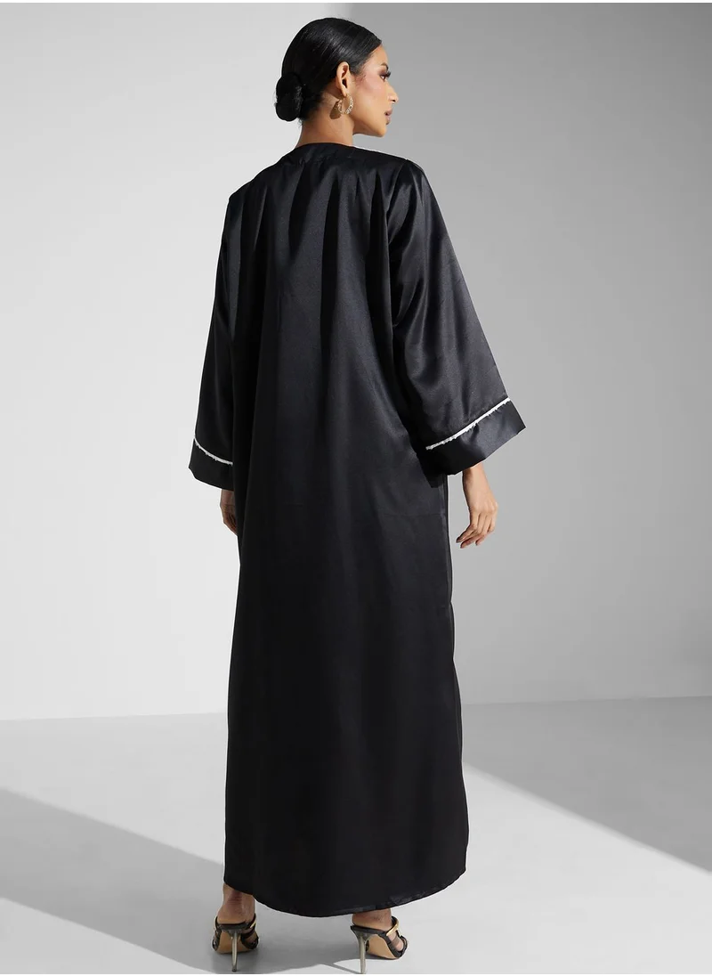 Khizana Color Block Detail Abaya With Sheila