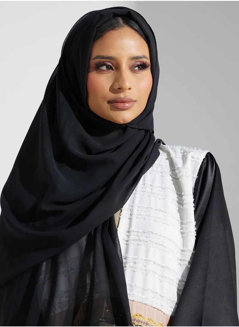 Khizana Color Block Detail Abaya With Sheila
