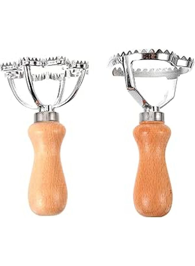 Embossed Biscuit Mold Set 2 Pcs Wood Handle Zinc Alloy Cookie Cutters Heart Snowflake Shapes - Image 1