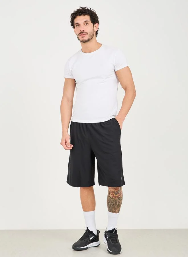 ستايلي اكتيف شورت تدريب واسع بطبعة عاكسة