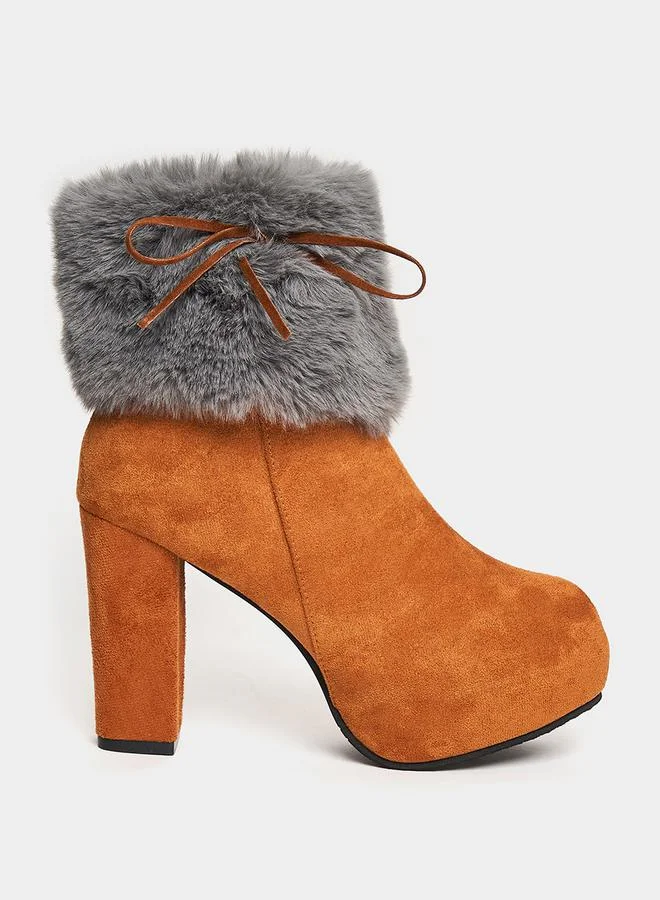 Styli Platform Fluff Cuff Ankle Boots