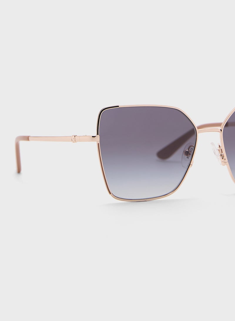 GUESS Oversized Sunglasses - Image 4