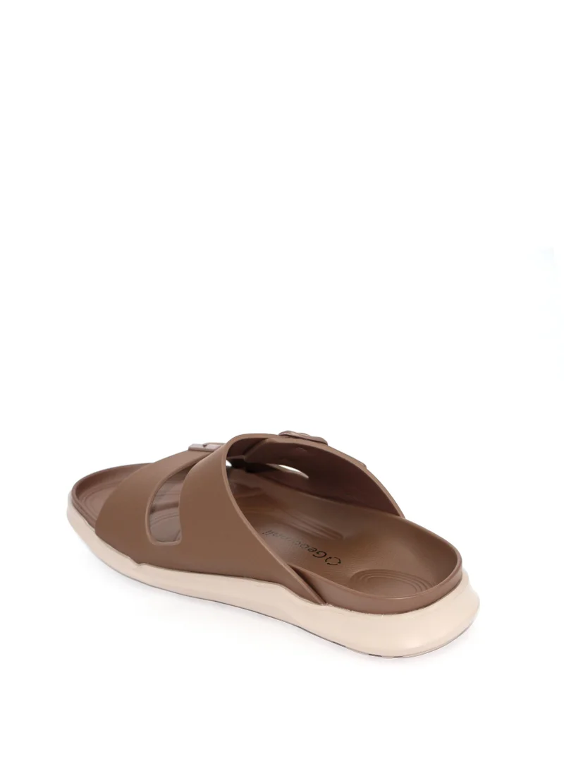 جيومني صندل عربي تقليدي للرجال - تصميم مريح من الجلد سهل الارتداء - مثالي للارتداء اليومي والمناسبات - بني