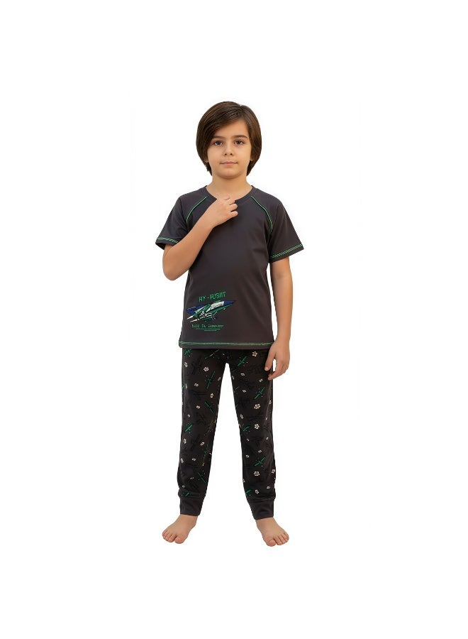 جوانا طقم بيجاما أولادي بطبعة طائرة، قميص بأكمام قصيرة وبنطال طويل، رمادي داكن - Image 1