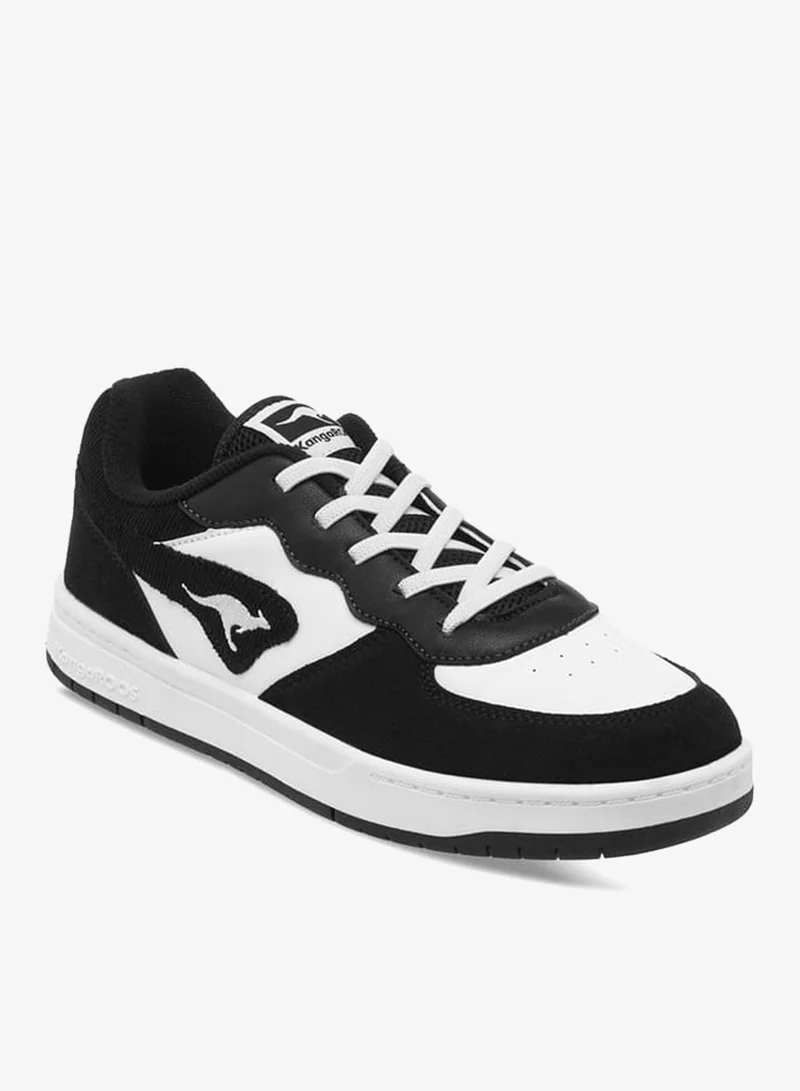 كانغاروس حذاء رياضي نسائي بأربطة وتفاصيل متباينة