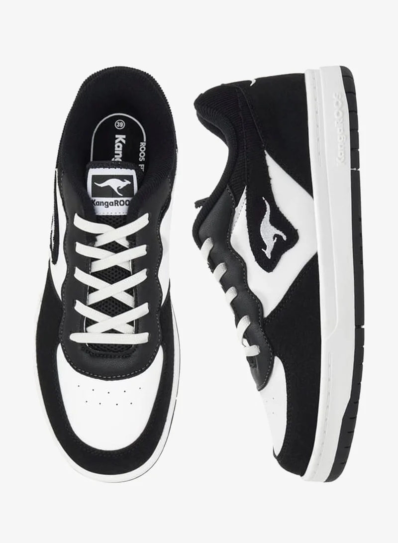 كانغاروس حذاء رياضي نسائي بأربطة وتفاصيل متباينة